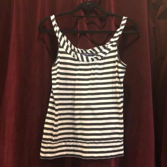 GAP Tops - Gap tank
